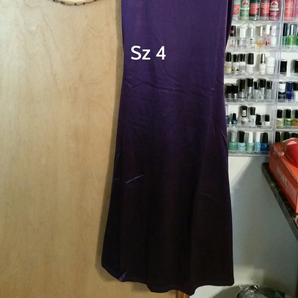 Dress - Picture 3 of 3